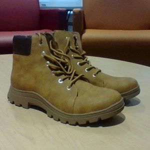 Men's light brown medium-topped zip up boot size 9m